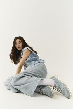 C4 ARCHIVE Gray