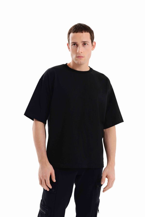Футболка Оверсайз черная - фото 2