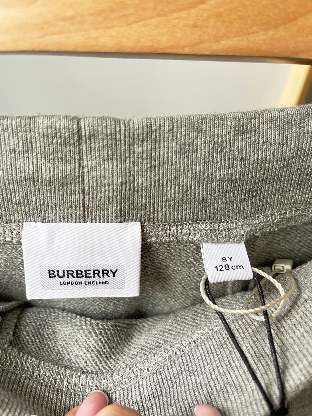 Новые брюки Burberry, 128