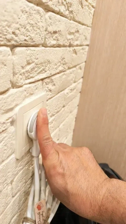 Удлинитель электрический 3 метра с выключателем, с плоской потайной вилкой невидимкой