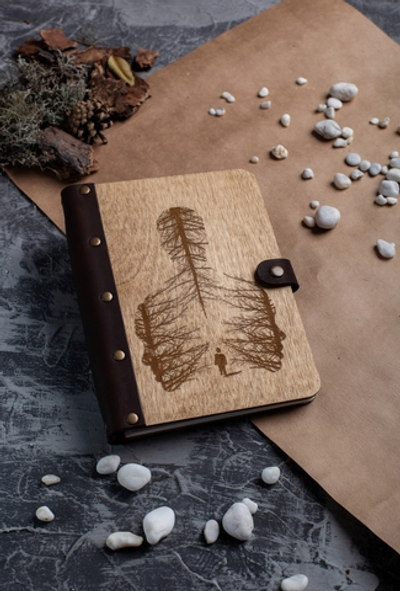 Блокнот из дерева "Человек" А5