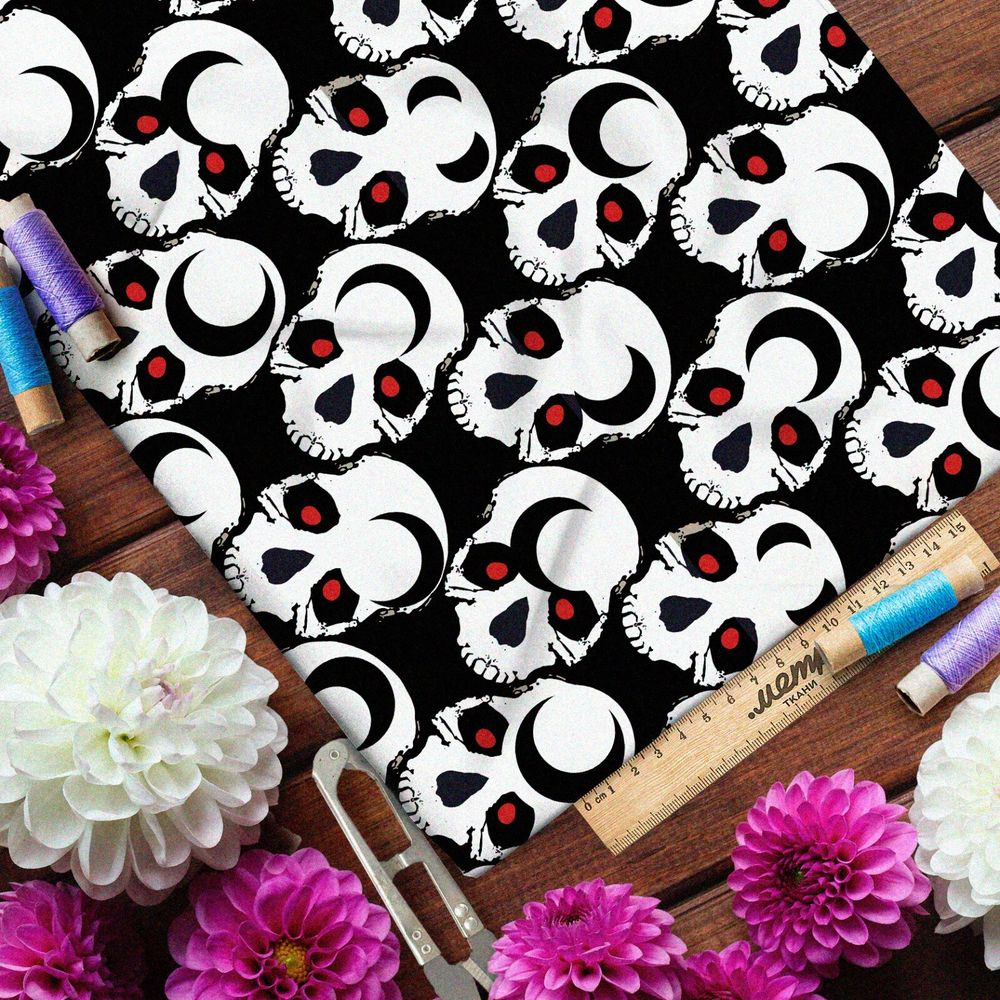 Ткань шелк Армани жуткие белые черепа на чёрном фоне