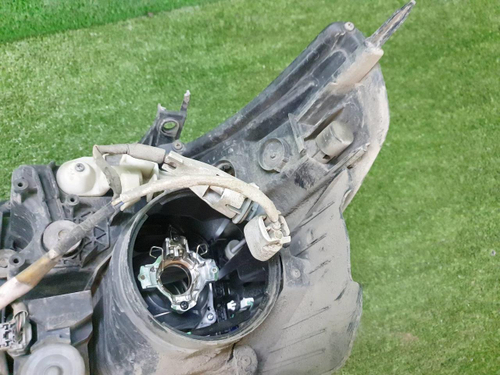 Фара правая Toyota Land Cruiser 200 (2012-2015) ксенон