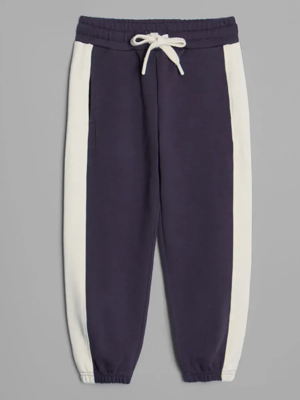 Спортивный костюм для девочки в школу