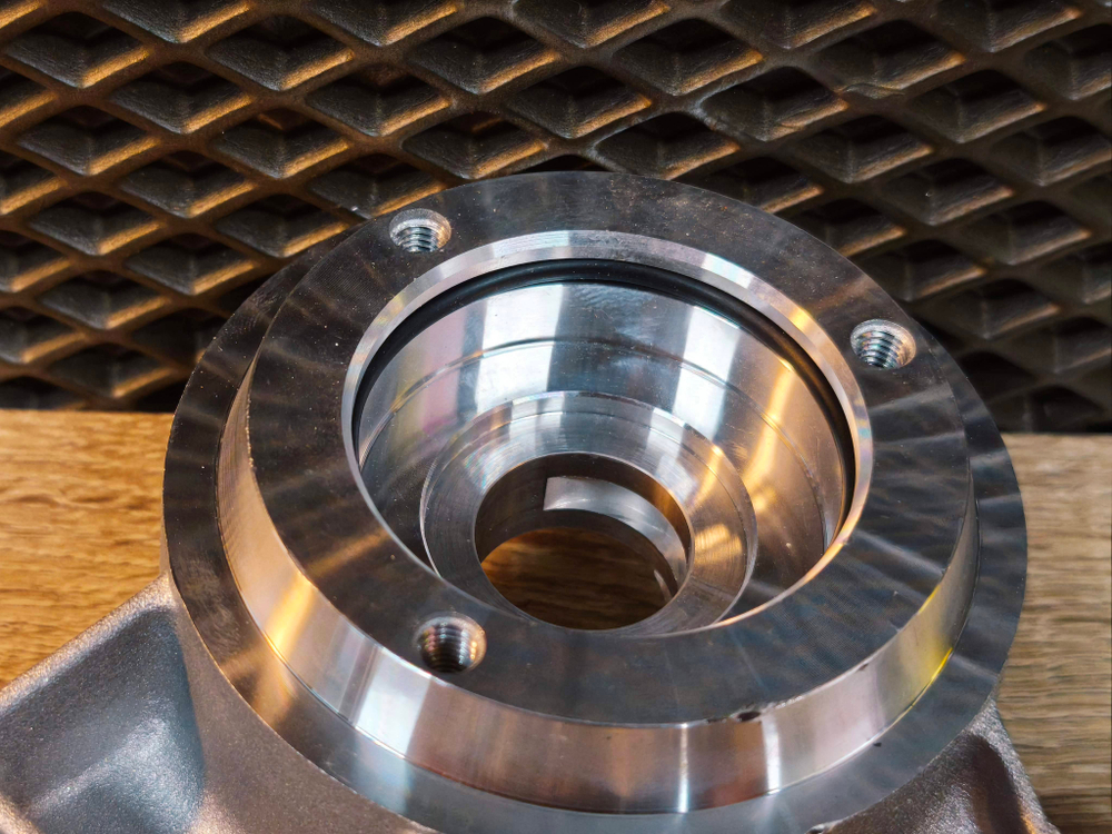 АНАЛОГ  Кронштейн распредвалов для двигатeлей 1.8 - 2.0 T Gen2  06J103144A