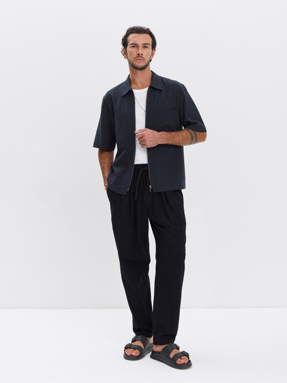 Штаны хлопковые с защипами