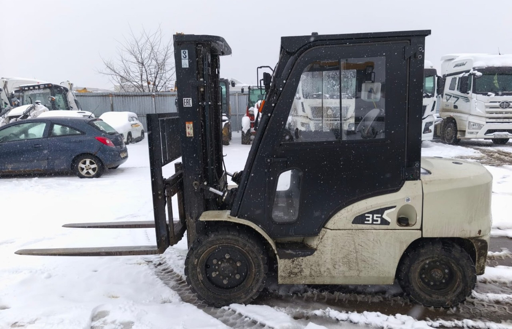 TFN CPCD Вилочный погрузчик CPCD35-XRW55F (Дизельный, 3,3 л, 48 л.с., АТ)