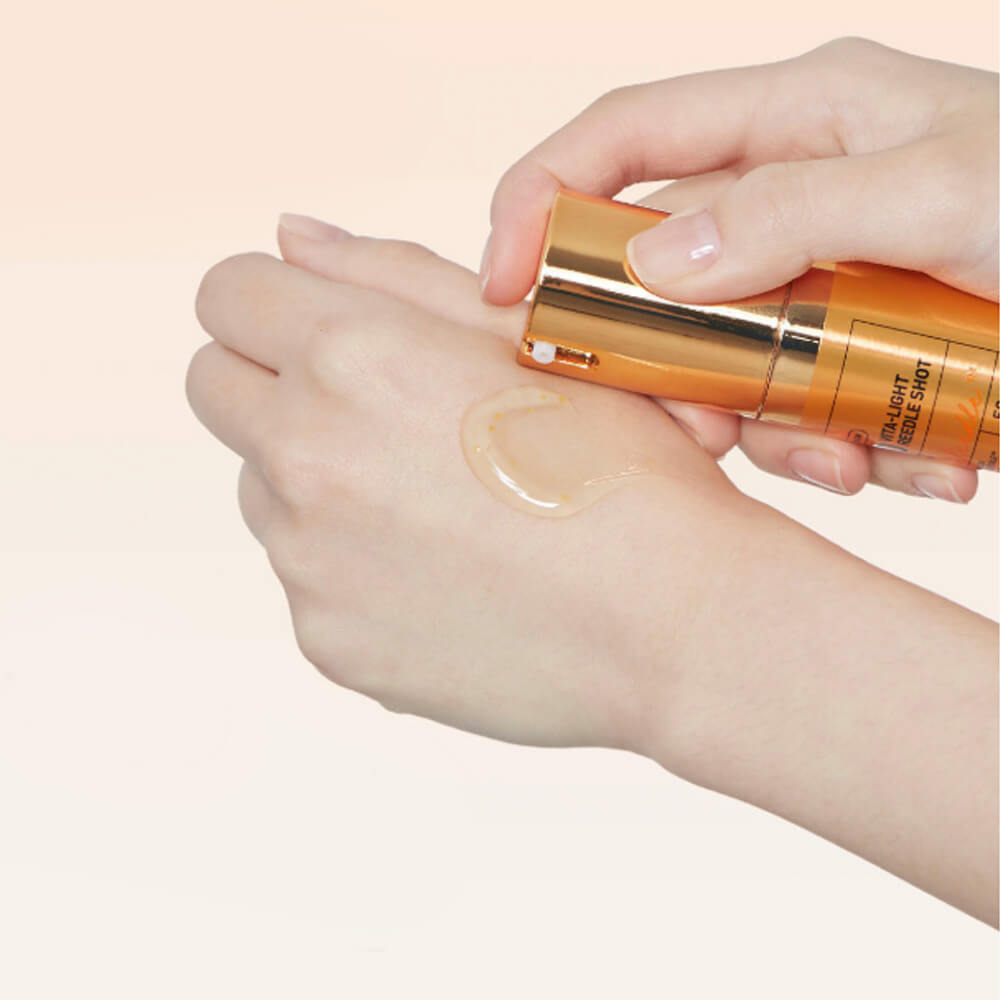 VT Cosmetics Vita-Light Reedle Shot 100 бустер-сыворотка с микроиглами и витамином C
