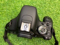 Canon EOS 600D kit 18-55mm IS ll (2.900 кадров)