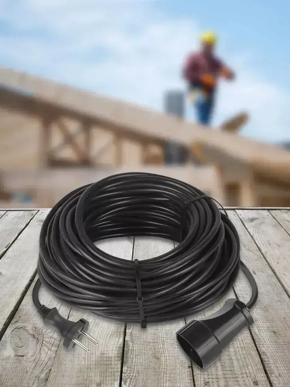 Удлинитель силовой 30м в бухте Intro UP1300-2x1 без заземления 1 розетка ПВС 2х1мм, строительный садовый для газонокосилки и триммера