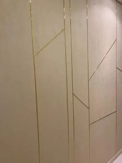 Молдинг декоративный для стен, самоклеящийся, гибкий, золото 5м/для мебели/для дверей