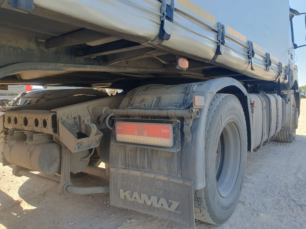 КамАЗ М1840 4x2 Седельный тягач 5490-S5 (Дизельный, 12,0 л, 401 л.с., МТ)