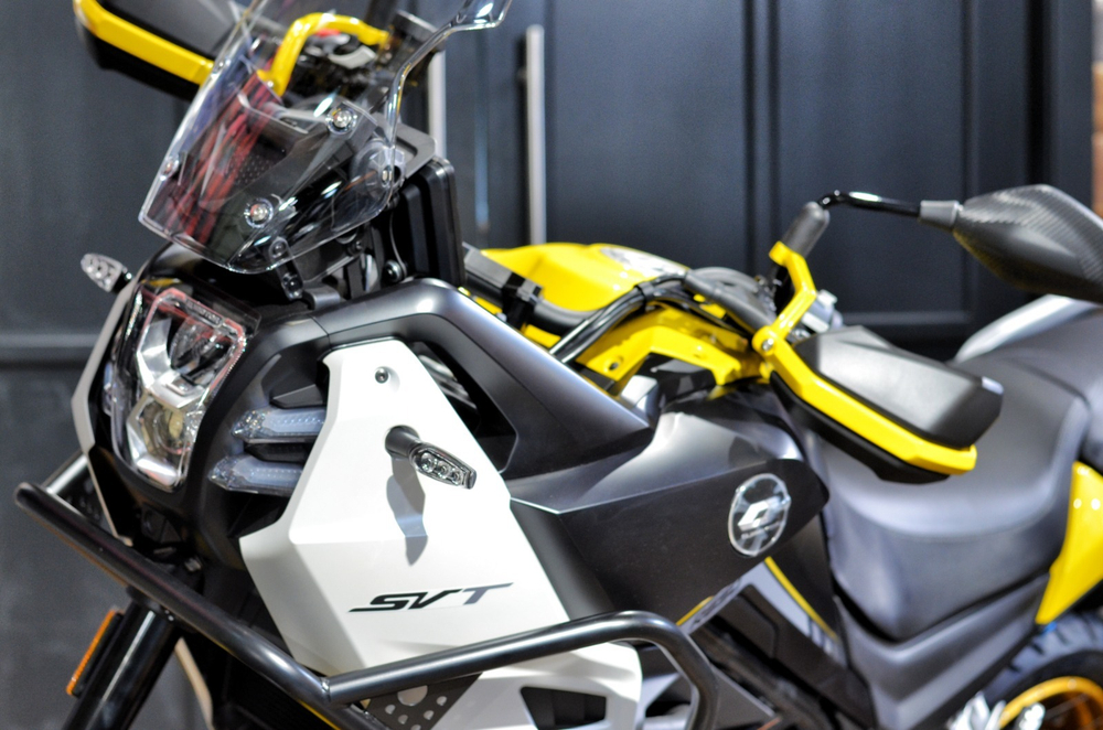 QJMOTOR SVT 650 X (White)