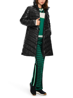 Marc-Cain-Ad_HerbstWinter-2024_900_XA-11.04-W77_2