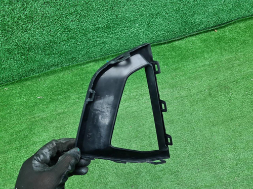 Накладка бампера правая BMW 5er G30 (2020-2023)