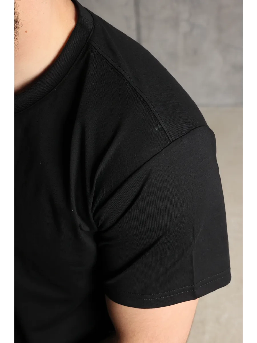 Эластичная футболка прямого кроя