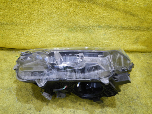 Фара левая Toyota Rav 4 CA40 (2015-2019) LED