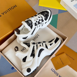 Louis Vuitton Archlight