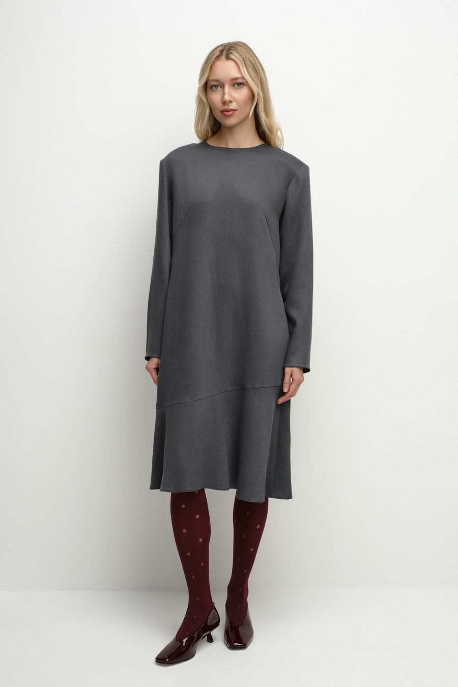 Платье с воланом