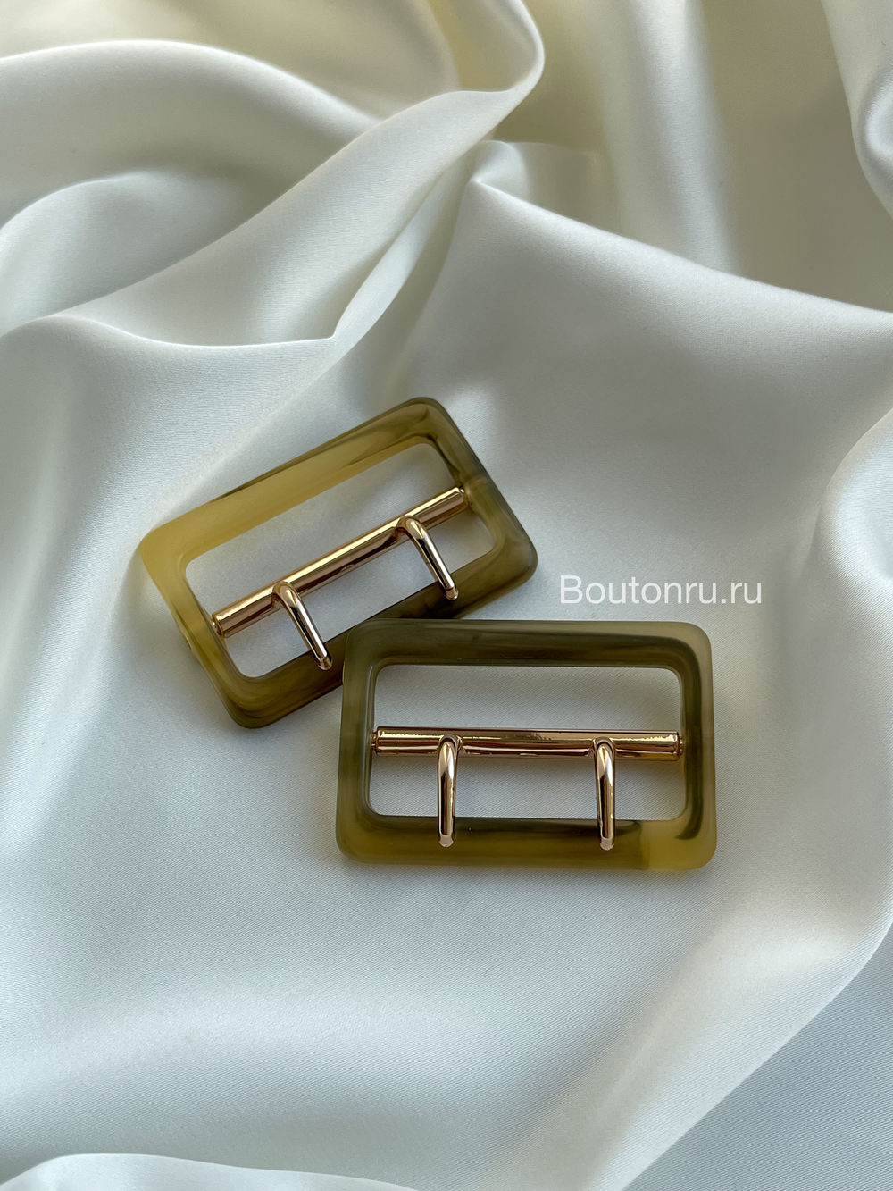Пряжка коричневая матовая с золотом 40 мм