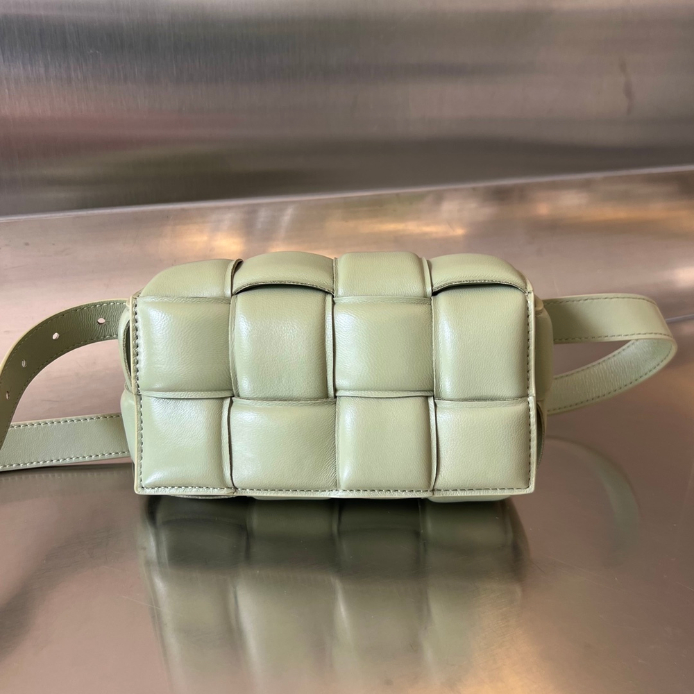 Bottega Veneta Mini Cassette 18 cm