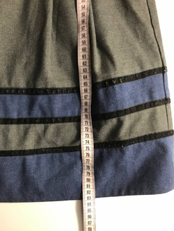 Платье в лаконичном дизайне, визуально на 40 размер