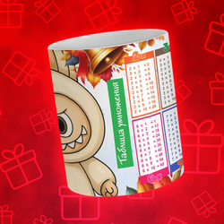 Лабубу с таблицей умножения