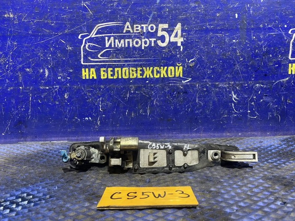 Ручка двери передней левой внешняя MITSUBISHI LANCER CEDIA 2000