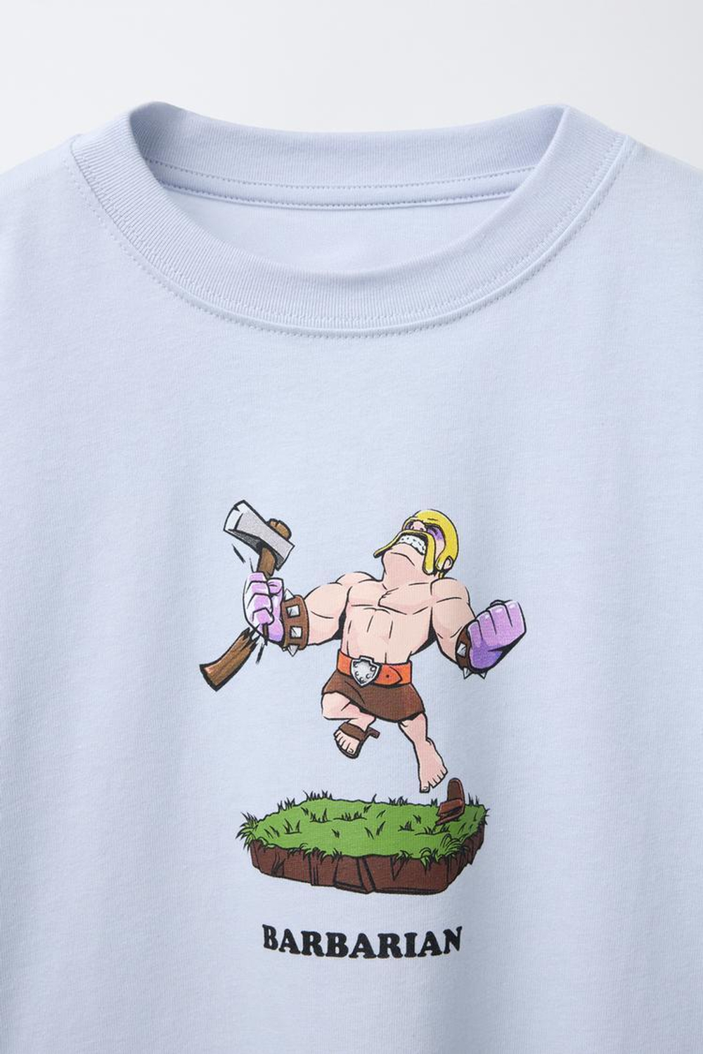 ZARA ФУТБОЛКА С ПРИНТОМ BARBARIAN THE WORLD OF CLASH ™, ГОЛУБОЙ