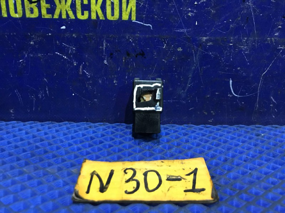 Реле поворотов NISSAN R’NESSA 1999