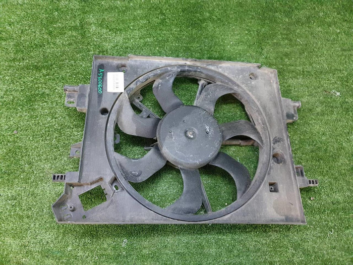 Диффузор с вентилятором Renault Logan 2 (2014-2022)