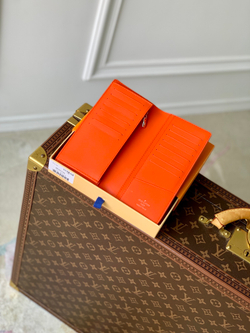 Louis Vuitton Brazza Wallet