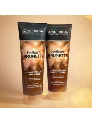 John Frieda Brilliant Brunette COLOUR VIBRANCY Увлажняющий шампунь для защиты цвета и сияния темных волос 250 мл