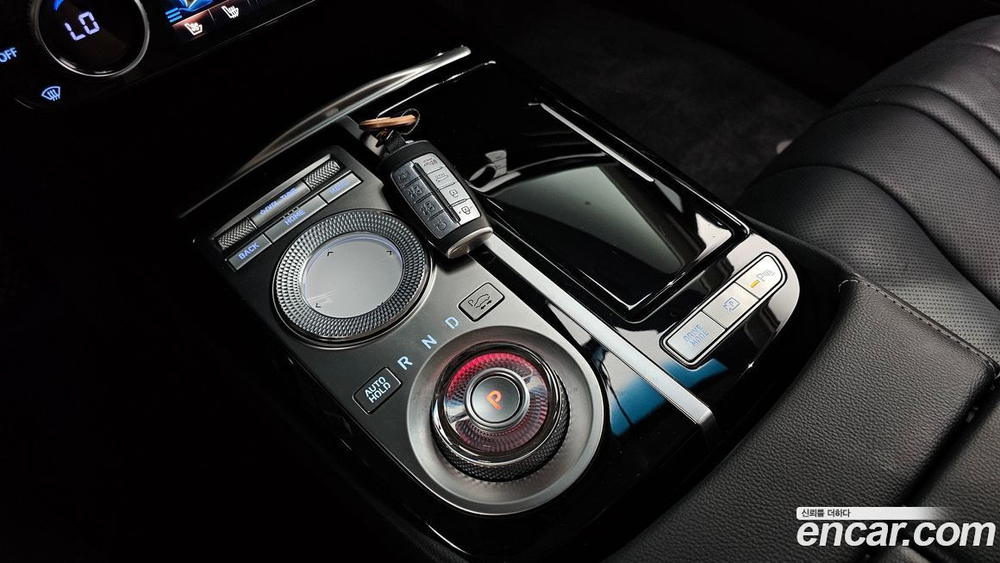 Genesis G80 (RG3) Бензин 2.5 Turbo 2WD (06.2021)