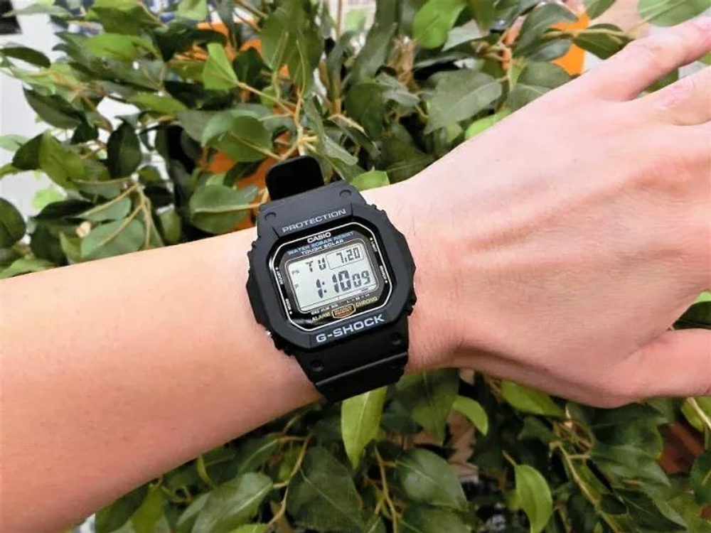 Мужские наручные часы Casio G-5600UE-1