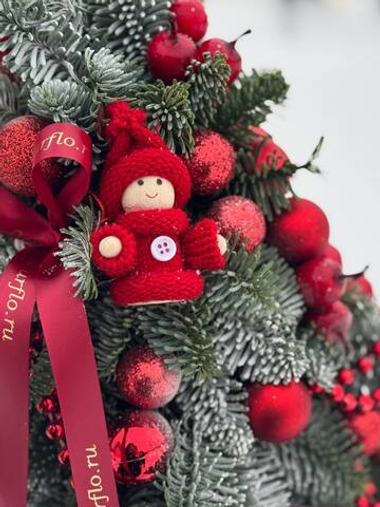 Елочка с красным декором