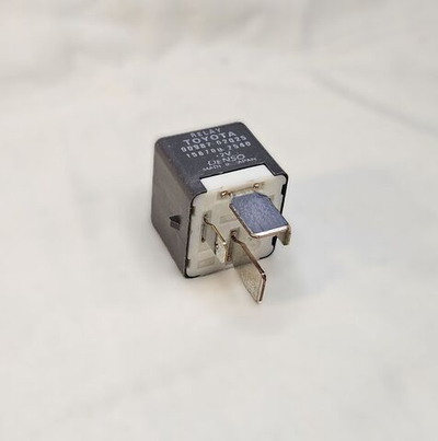 Реле компрессора пневмоподвески Toyota Prado 120/150