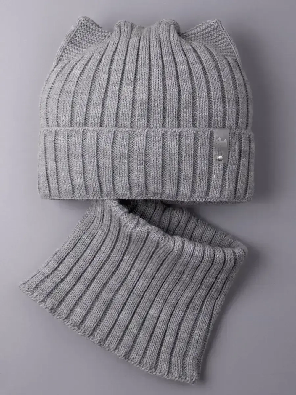 Шапка для девочки осенняя c ушками и снуд