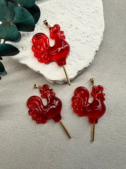 Подвеска "Петушок на палочке" ручной работы, позолота 14к, алый 30*35 мм