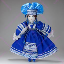 Текстильная кукла в кокошнике сороке
