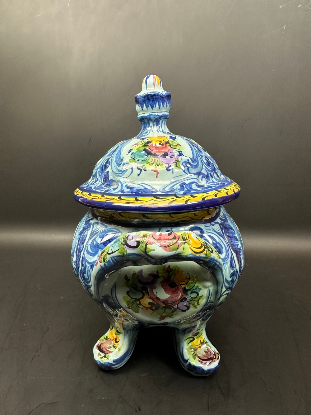 Ваза с ручками