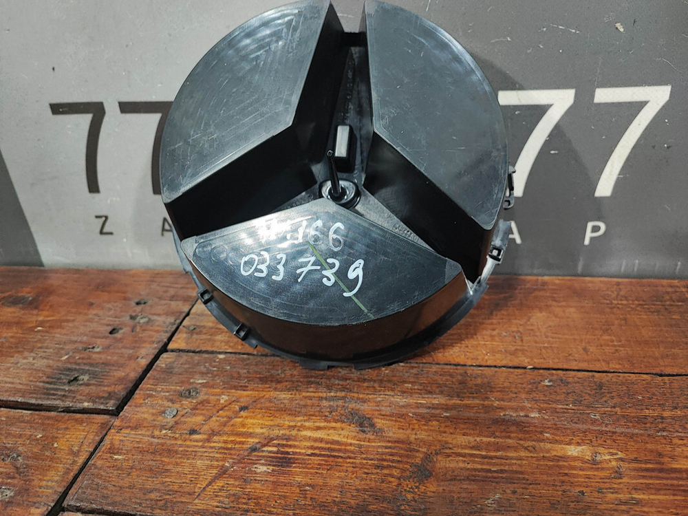 Кронштейн эмблемы Mercedes ML GLE (W166) 11-18 Б/У Оригинал A0008880160