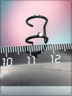 Клипса без прокола уха "Двойная с кристаллом" чёрная. 