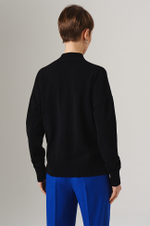 23129 Свитер женский (черный)