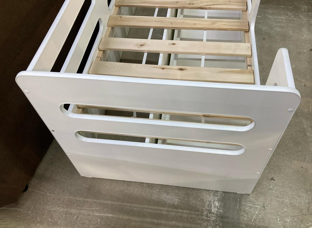 Кровать с ящиком Манеж ЛДСП белый/белый (ладе) 800*1600