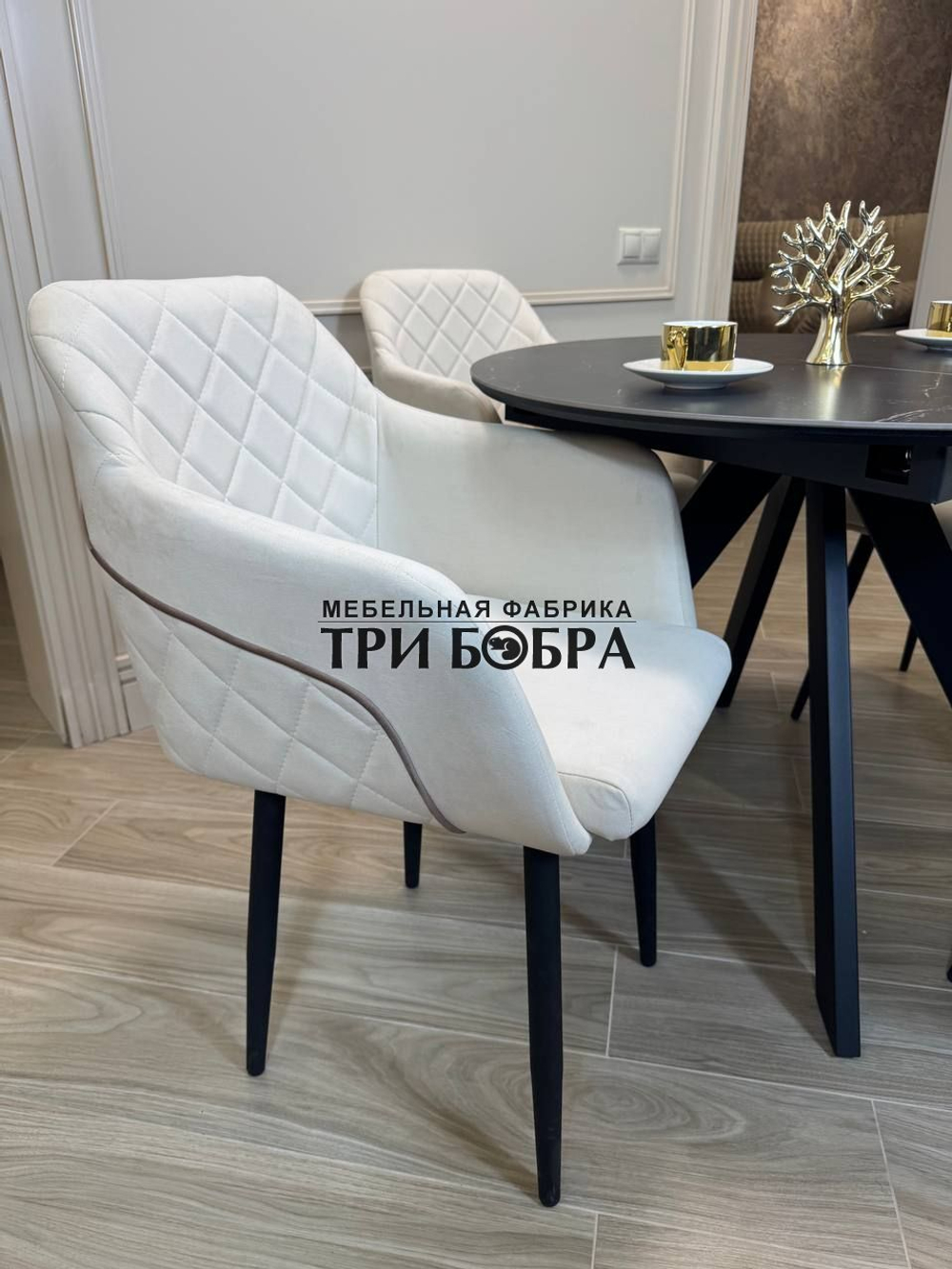 Круглый раздвижной стол "Бонжур", керамогранит, черный мрамор и стулья "ШЕЛЛ"