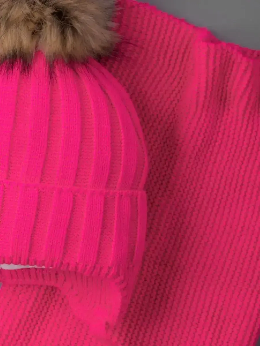 Шапка зимняя для девочки и снуд вязаные