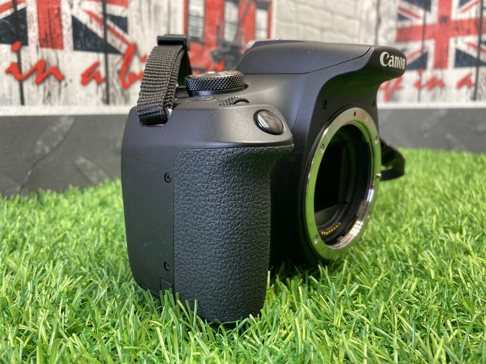 Canon 2000D + 18-55mm 170 кадров Покупка/Продажа