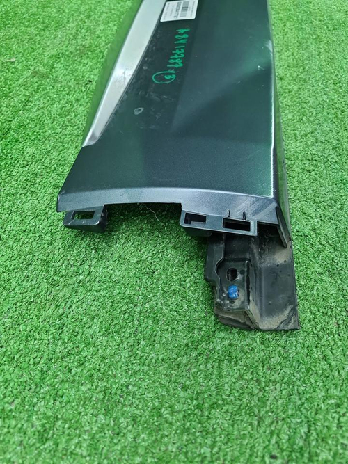 Накладка двери задняя правая Geely Monjaro (21-нв)