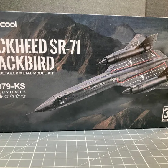 Blackbird Reconnaissance Aircraft Assembly Model HP379-KS